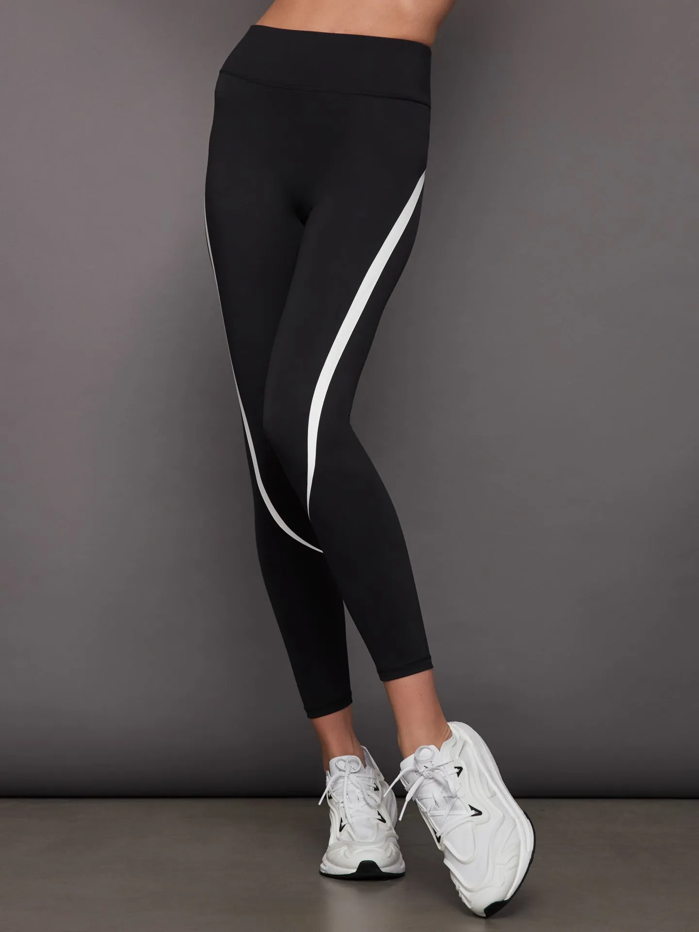 Center Stage Contrast Legging - Black/White