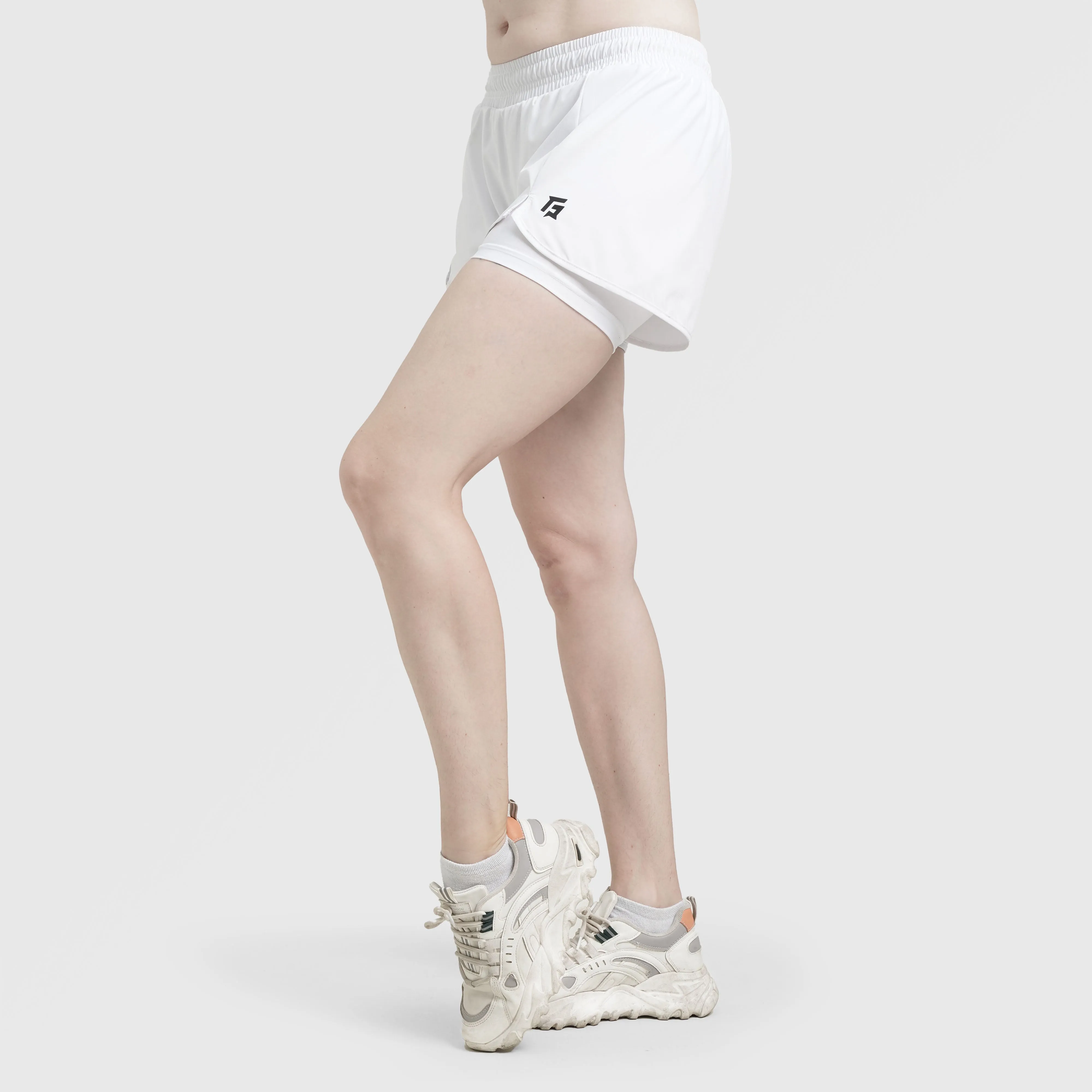 Erge Shorts (White)